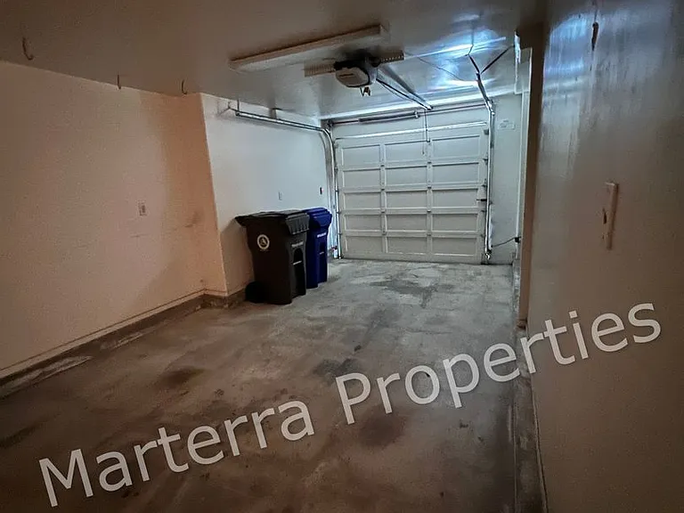 3604 Manhattan Ave — Photo 32