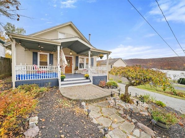 8 Sterling Place, Greenwood Lake, NY 10925