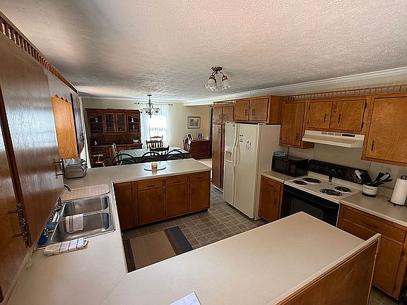Spacious kitchen