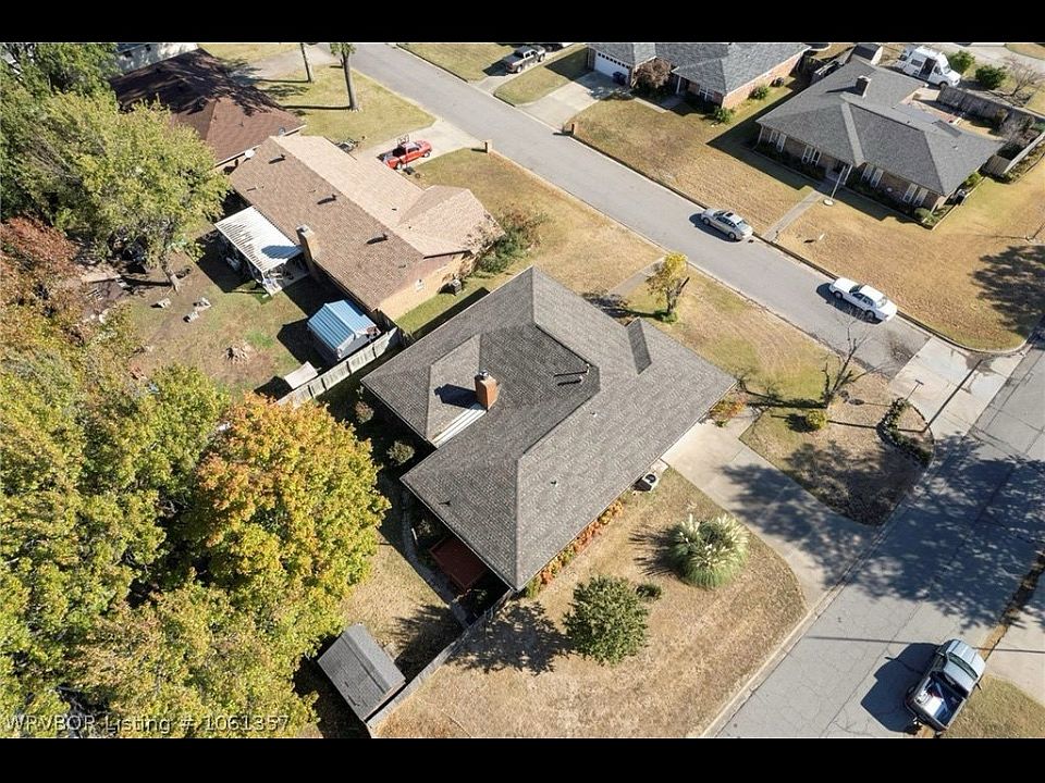 1st image of 8318 Clover Dr