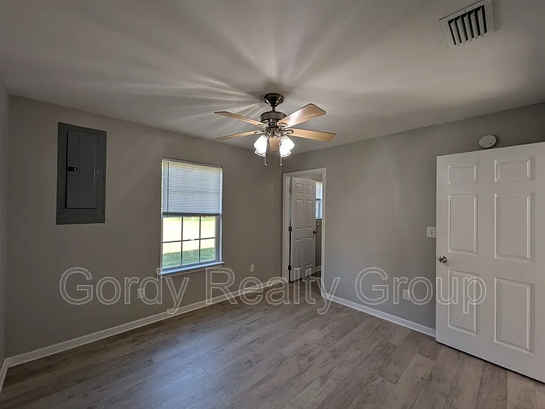 5579 Willis Rd — Photo 7