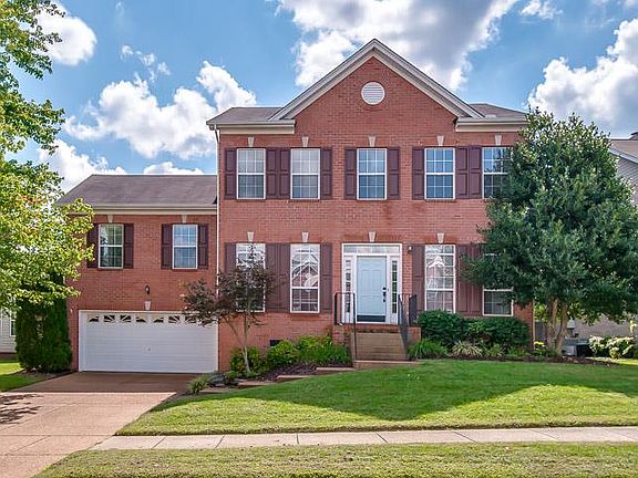 2nd image of 605 Wildflower Ct