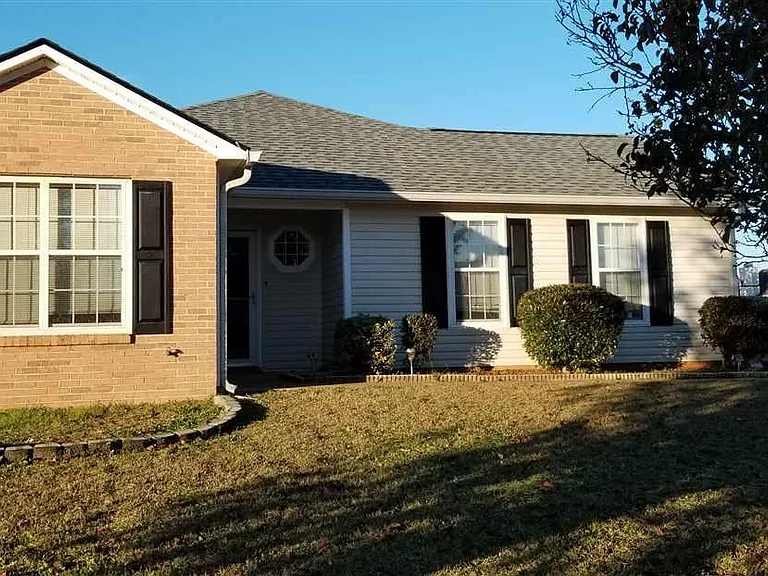 100 Wynfield Ln — Photo 2