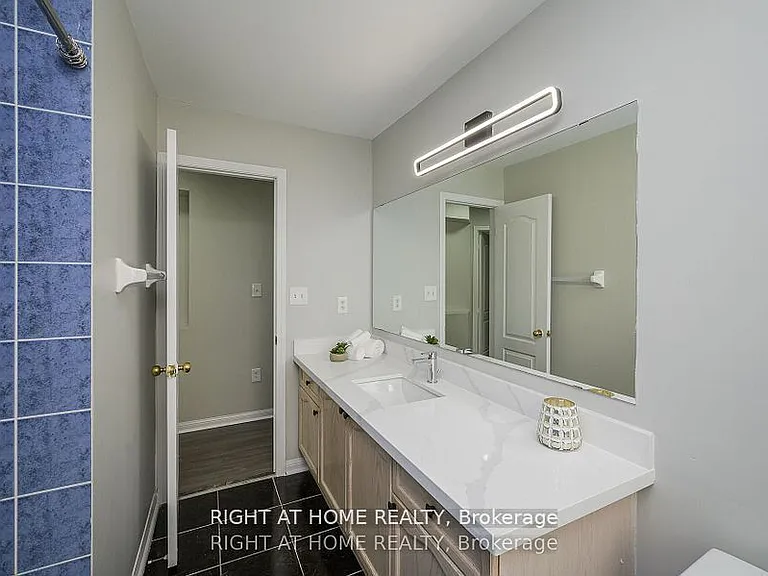 1724 Samuelson Cir — Photo 25