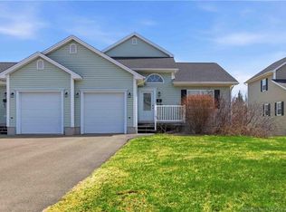 7 Hillcrest Ct, Oromocto, NB E2V0E1