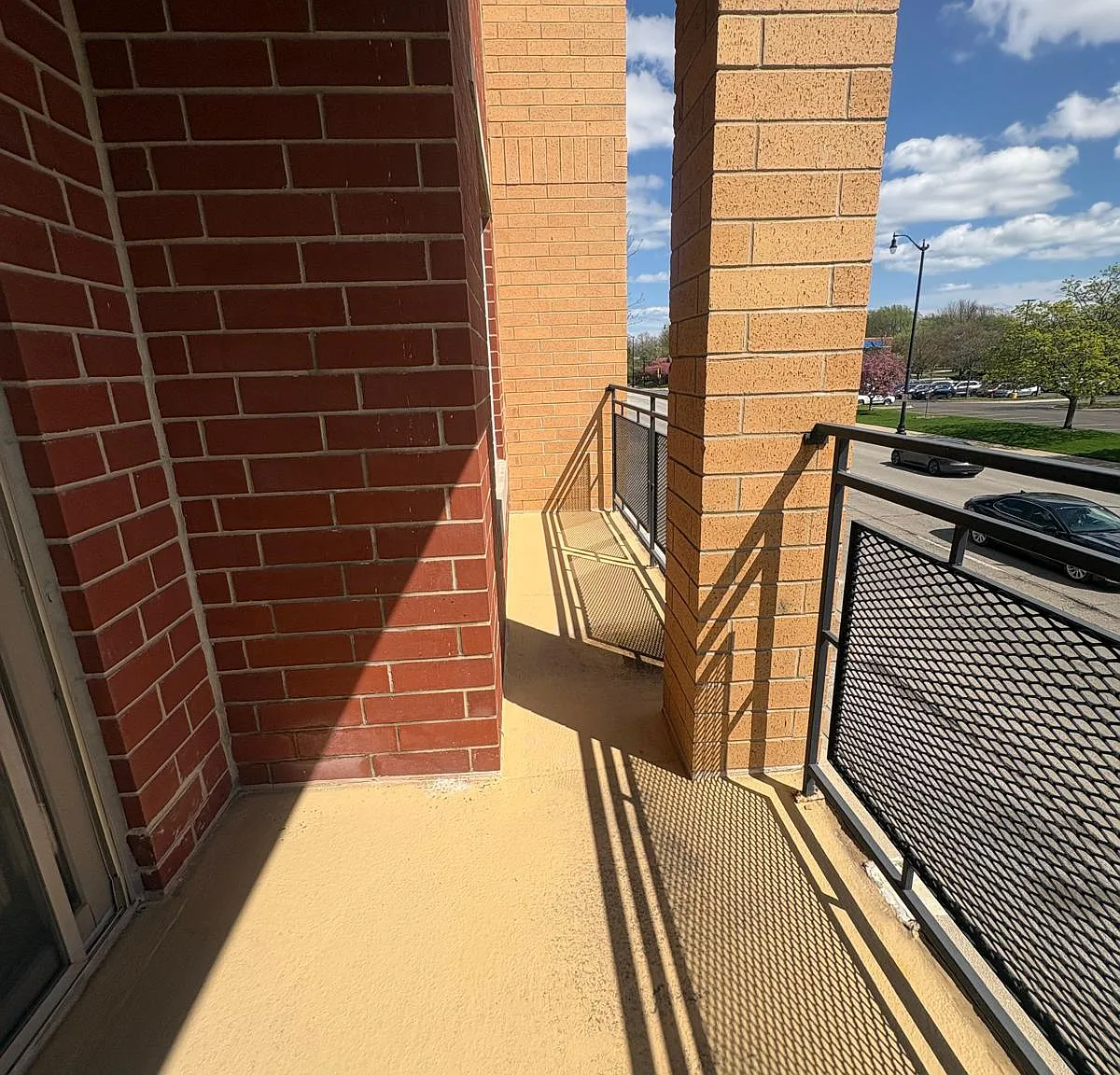 2 bed, 1400 sqft, $2,600 — Photo 3
