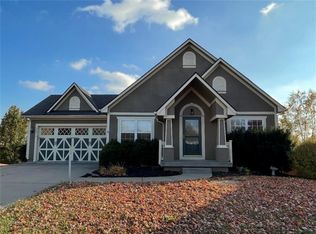 17913 Sunset Dr, Weston, MO 64098