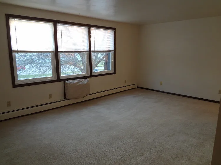 1337 S Norwood Ave #19 — Photo 3