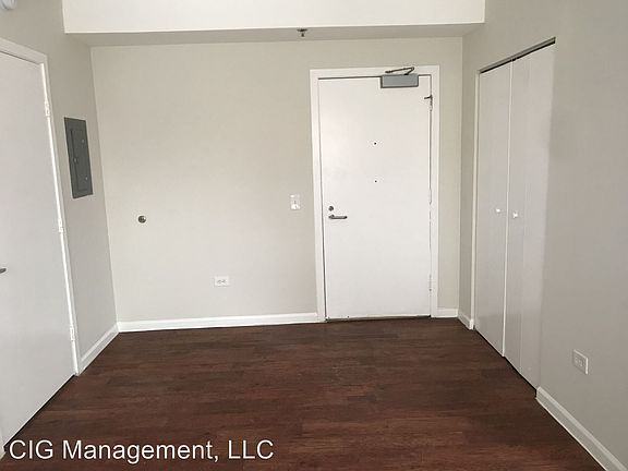 2nd image of 1528 W Morse Ave APT 306