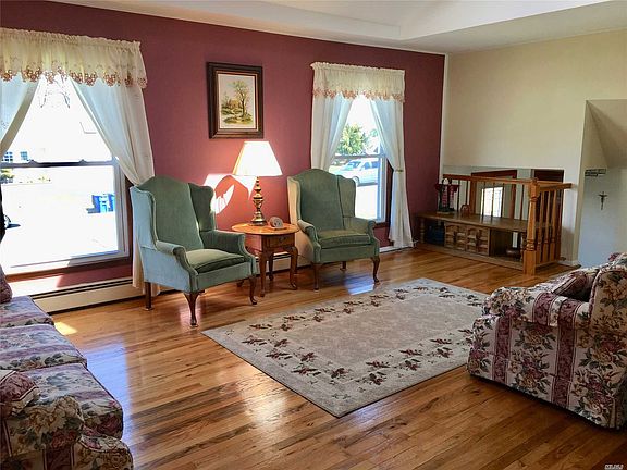 4th image of 56 Hewes St