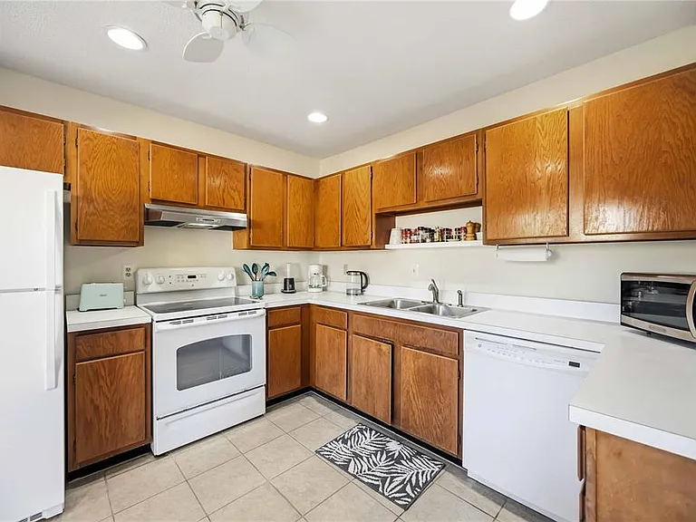 1626 Brookhouse Dr #235 — Photo 14