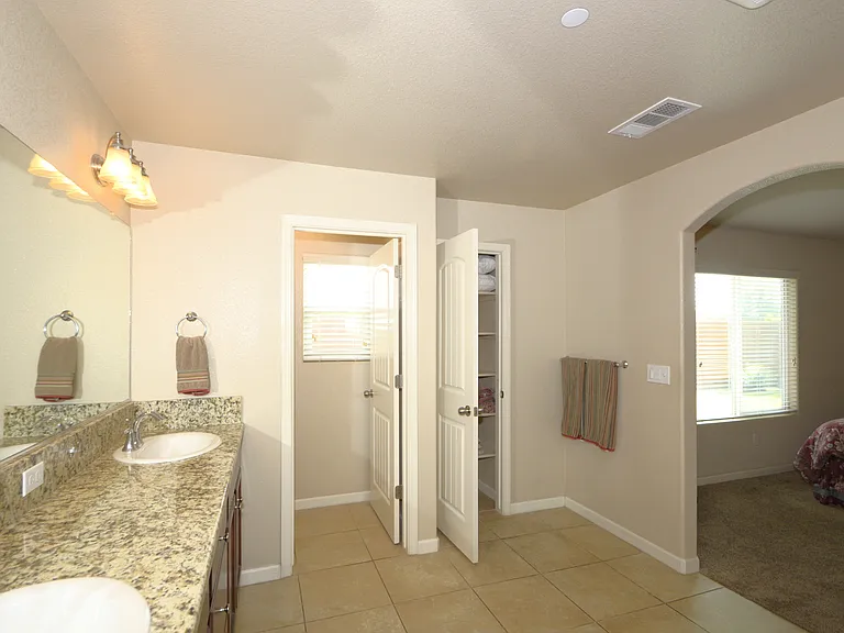 6601 E Saginaw Way — Photo 23
