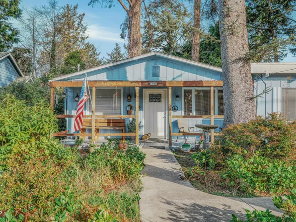 1705 NW 22nd St, Lincoln City, OR 97367