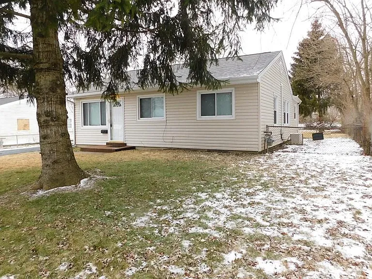 3631 Marlin Ave — Photo 2