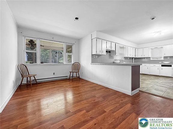 3rd image of 183 Island Dr