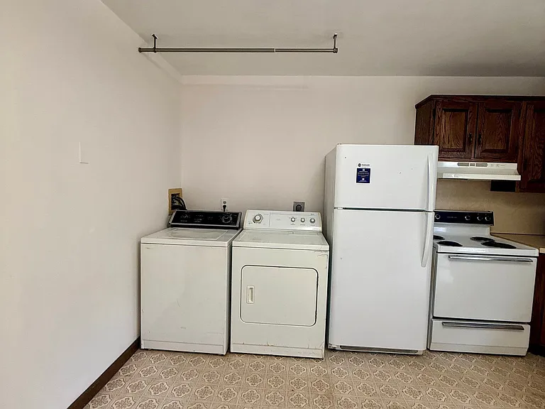 239 N Plum St #5 — Photo 3