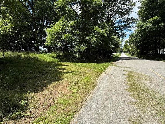 2nd image of 63518 Day Lake Rd