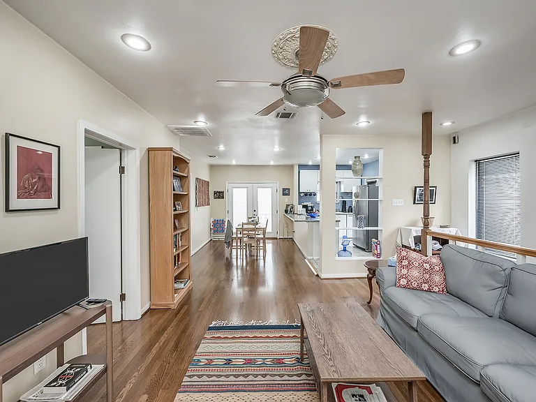 1913 Hawthorne St #1 — Photo 5