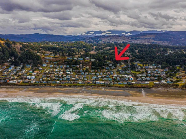 12100 NE 63rd St, Lincoln City, OR 97367