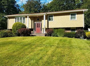 5 Ellen St, New City, NY 10956