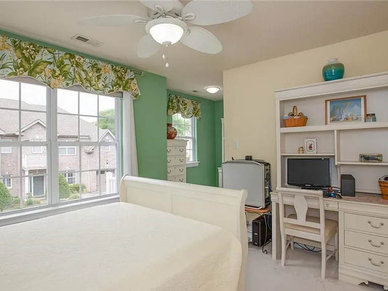 1032 Horton Pl — Photo 12