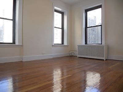 2nd image of 260 E 72nd St APT 4C