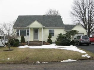 289 Chatterton Ave, Somerset, MA 02726