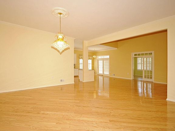 Large Dining Area With California Oak Flooring