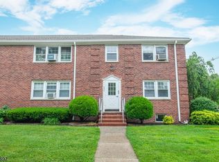 295 Bogert Rd APT 1B, River Edge, NJ 07661