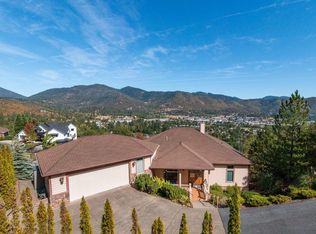 1141 NW Sunburst Way, Grants Pass, OR 97526