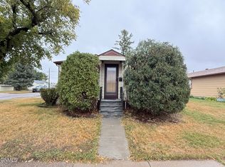 607 8th Ave SW, Valley City, ND 58072