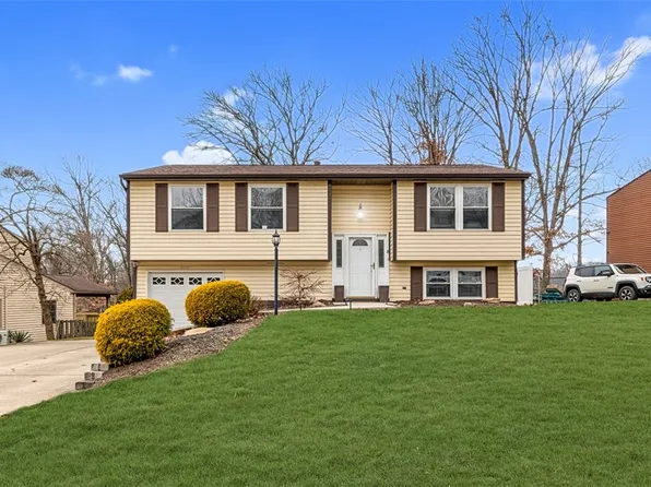 3034 Amy Dr, South Park, PA 15129