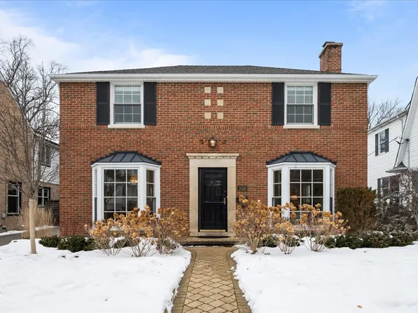 2026 Greenwood Ave, Wilmette, IL 60091