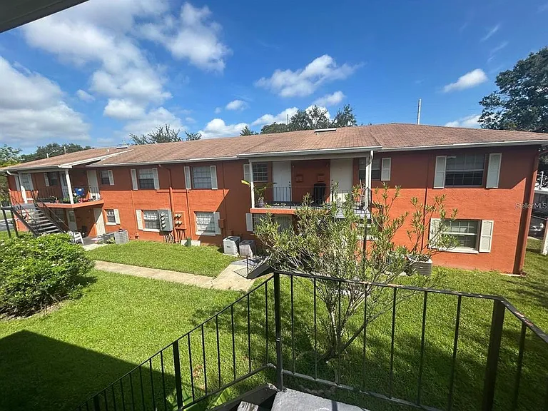 1627 W Oak Ridge Rd #D — Photo 16