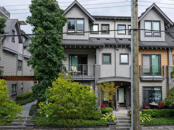 1738 55a St #207, Delta, BC V4M 0A9