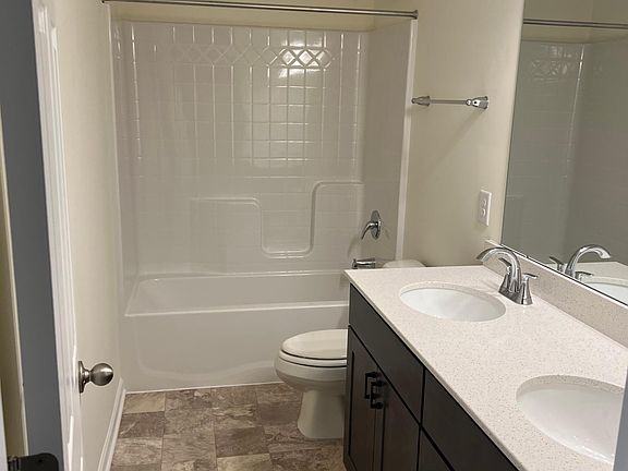 2nd image of 2904 Horsham Dr