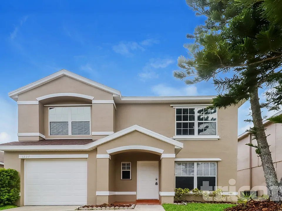 1227 Carey Glen Cir