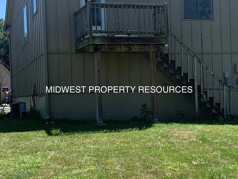 202 NW Market Pl #B — Photo 15