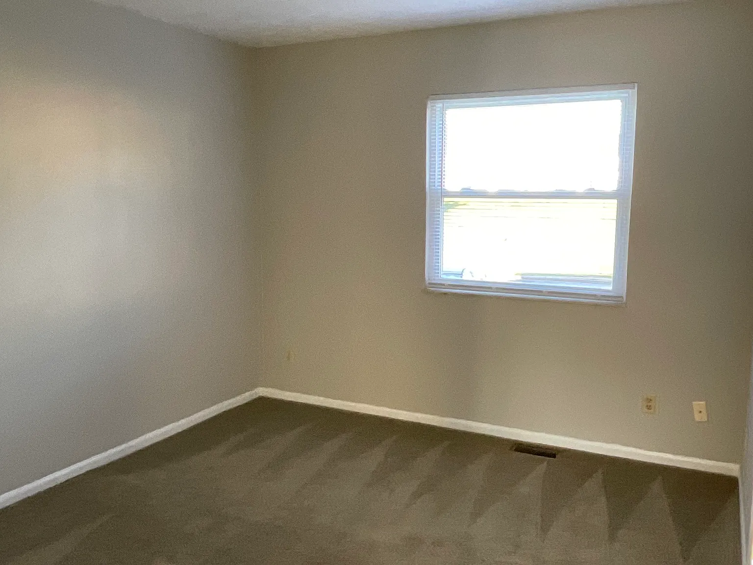 1 bed, 775 sqft, $1,050 — Photo 4