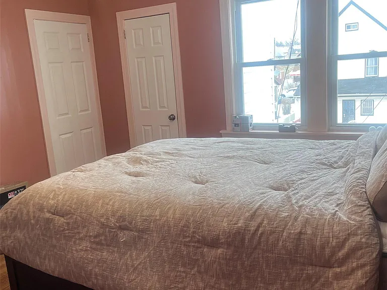 10933 Francis Lewis Blvd — Photo 13