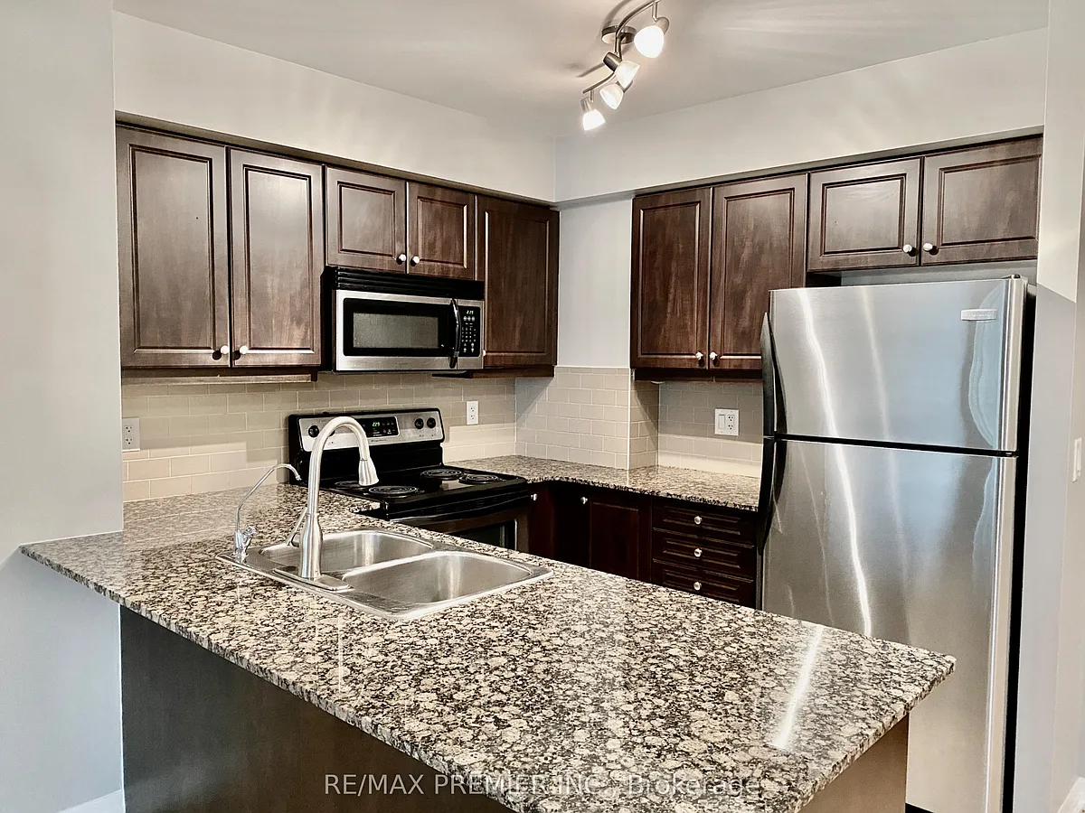 Building Photo - 1403 Royal York Rd #906