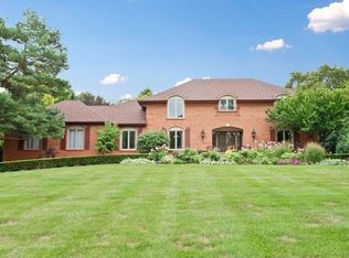 7S665 Carriage Way Ct, Naperville, IL 60540