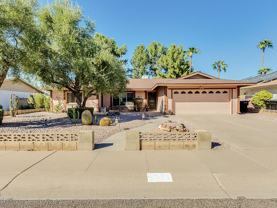 BEAUTIFUL CURB APPEAL