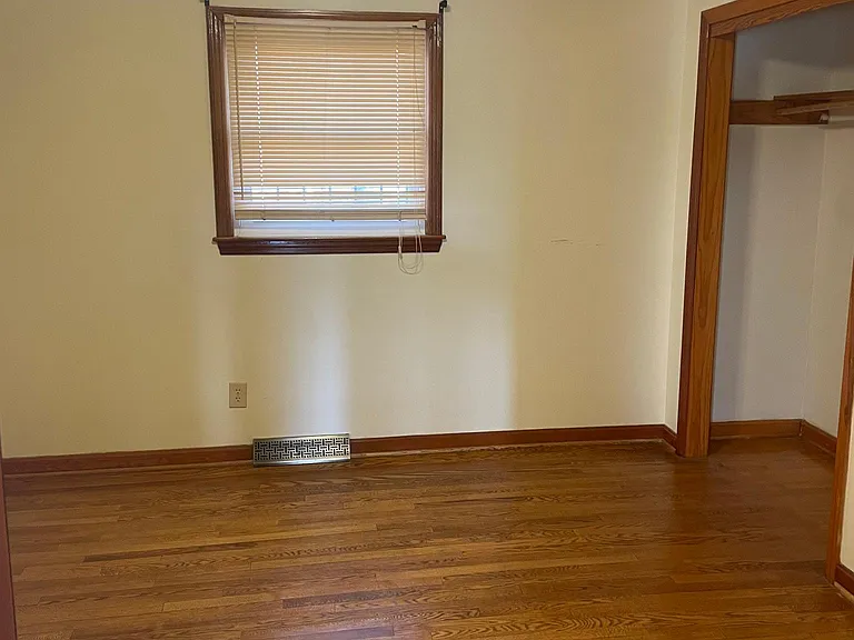 606 Doe St — Photo 12