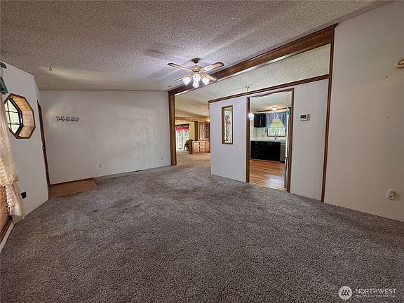 4th image of 21621 186th Street E