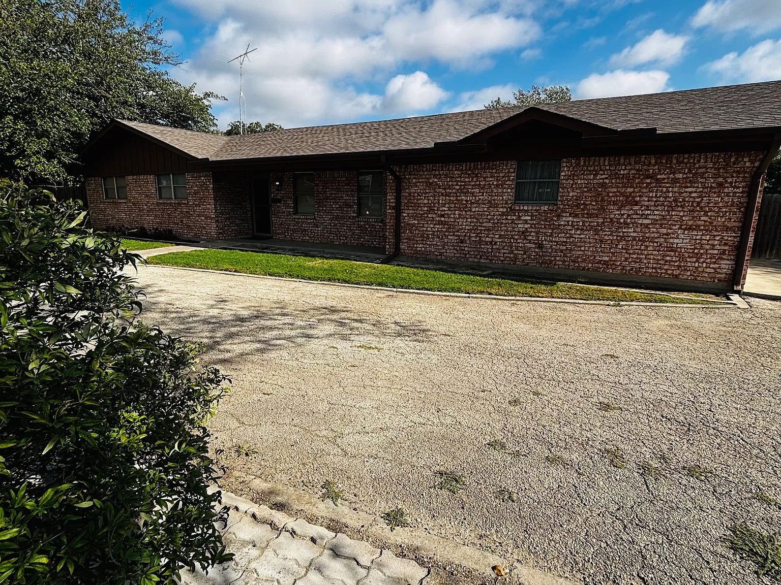 3 bed, 1586 sqft, $2,500 — Photo 1
