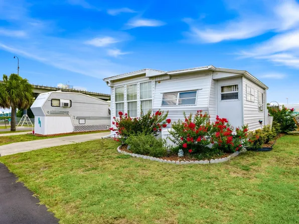 206 High Tide Dr., North Myrtle Beach, SC 29582