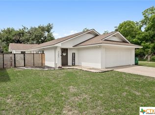 1205 E 16th St, Cameron, TX 76520