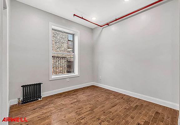 5th image of 184 Nagle Ave #3L