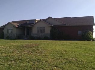 2769 Lochland Hills Dr, Marshall, MN 56258